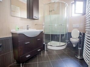 Shower, towels