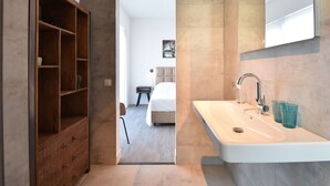 Shower, towels - Splendid Villa in Zeewolde with Hot Tub (Zeewolde)