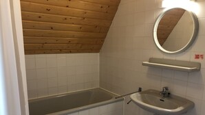Bathroom - Lovely Holiday Home With Open Fireplace set in Green Surroundings (Gramsbergen)