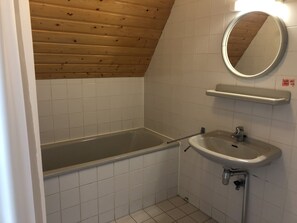 Bathroom - Lovely Holiday Home With Open Fireplace set in Green Surroundings (Gramsbergen)