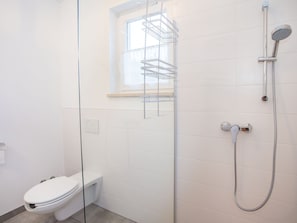 Shower, towels