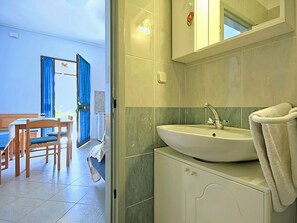 Dining - Blissful Apartment in Sveti Lovrec With Garden (Sveti Lovrec)