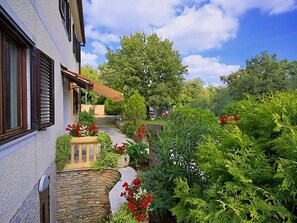 Exterior - Blissful Apartment in Sveti Lovrec With Garden (Sveti Lovrec)