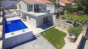 Exterior - Stunning Villa With Swimming Pool in Umag (Umag)