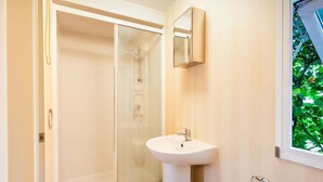 Douche, serviettes fournies