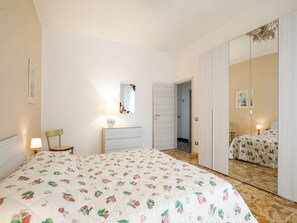 House | 2 bedrooms, individually furnished, bed sheets