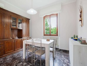House | Dining