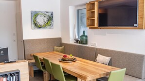 Apartment | Living room | TV - Modern Apartment, Overlooking the Ossiachersee (Treffen)