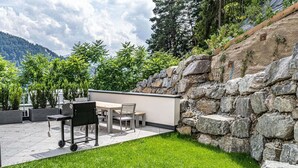 Balcony - Modern Apartment, Overlooking the Ossiachersee (Treffen)