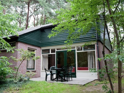 Restyled Bungalow in Spacious Carfree Holidaypark