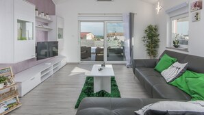 Unclassified image, 5 of 40, button - Modern Villa With Fenced Garden, Private Pool and Summer Kitchen, Beach Nearby (Brtonigla)