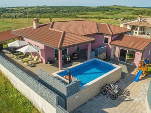 Exterior - Modern Villa With Fenced Garden, Private Pool and Summer Kitchen, Beach Nearby (Brtonigla)