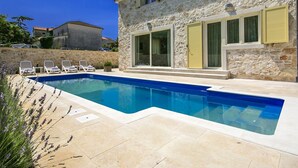 Exterior - Beautiful Stone Villa With Swimming Pool Near Sea in Porec (Tar-Vabriga)