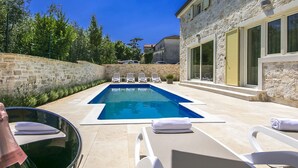 Outdoor pool - Beautiful Stone Villa With Swimming Pool Near Sea in Porec (Tar-Vabriga)