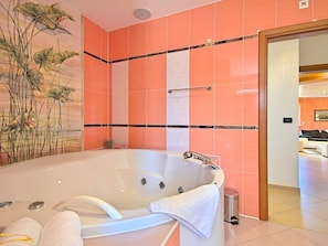 Shower, towels