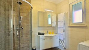 Bathroom - Modern Apartment in Kaštel With Swimming Pool (Buje)
