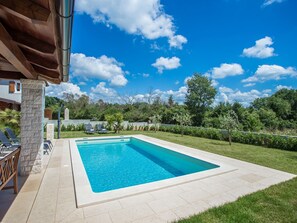Outdoor pool - Comfortable Villa With Private Pool and Fenced Garden, Near Porec and Beach (Sveti Lovrec)