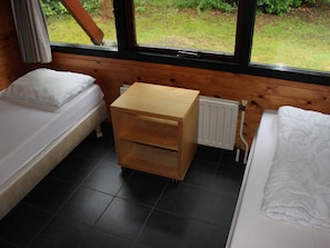 House - Nice Bungalow with Dishwasher near Forest (Herpen)