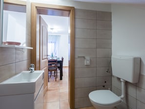 Shower, towels