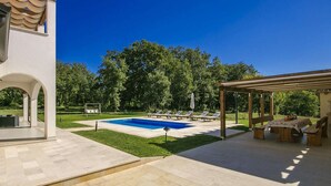 Unclassified image, 3 of 40, button - Comfortable Villa With Spacious Garden and Private Pool, Near Porec and the Beach (Porec)