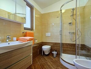 Shower, towels