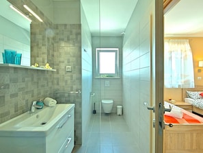 Shower, towels