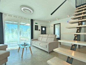 Living room - Beautiful Detached Villa With Garden and Private Pool Near Umag (Umag)