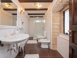 Shower, towels