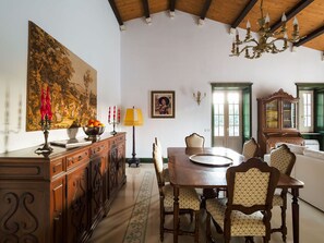 House | Dining - Belvilla by OYO Gira Sole (Syracuse)