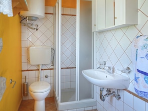 Shower, towels