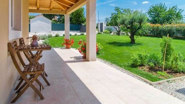 Balcony - Beautiful Detached Villa With Private Pool, Terrace and Spacious Garden (Tinjan)