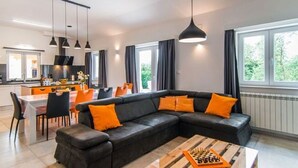 Living room - Beautiful Detached Villa With Private Pool, Terrace and Spacious Garden (Tinjan)