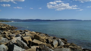Exterior - Lovely Apartment With Seaview and Directly on the Beach (Piombino)
