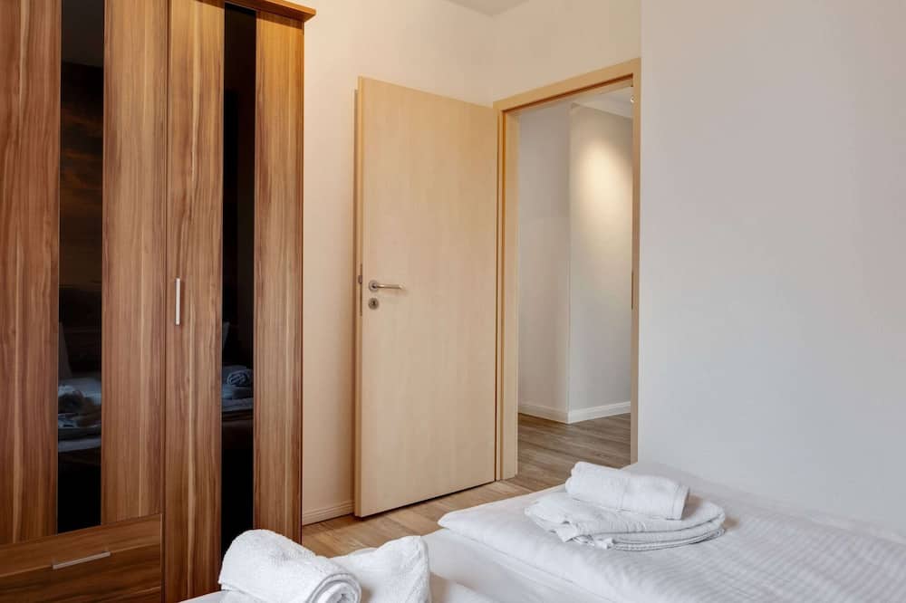 Snug Apartment in Kalkhorst with Terrace near City Center - Grieben