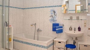 Unclassified image, 4 of 14, button - Blissful Apartment in Langula With Garden and Barbeque (Vogtei)