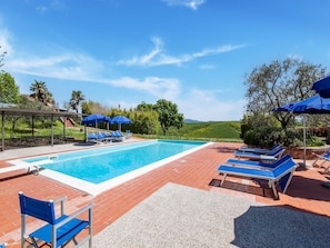 Apartment | Pool | Outdoor pool - Scenic Farmhouse in Peccioli with Swimming Pool near Lakes (Peccioli)