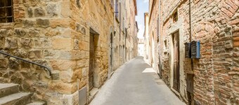 Cozy Farmhouse With Pool