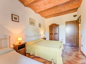 House | 2 bedrooms, individually furnished, bed sheets - Cozy Farmhouse With Pool (Gambassi Terme)