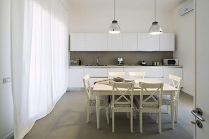 House | Dining