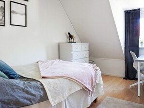 3 bedrooms, individually furnished