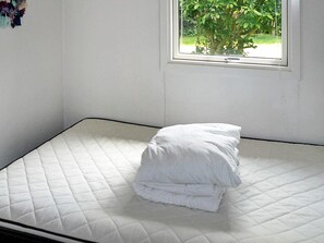 3 bedrooms, cribs/infant beds
