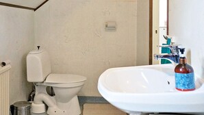 Bathroom - 4 Person Holiday Home in Uppharad (Upphärad)