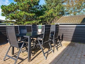 Outdoor dining - 6 Person Holiday Home in Fanø (Fano)