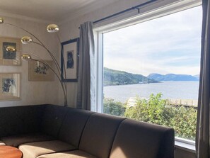 House | Interior - 10 Person Holiday Home in Brekke (Gulen)