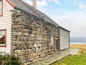 House | Exterior - 10 Person Holiday Home in Brekke (Gulen)
