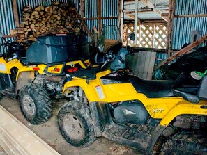 House | Miscellaneous - 10 Person Holiday Home in Brekke (Gulen)