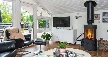 6 Person Holiday Home in Brovst