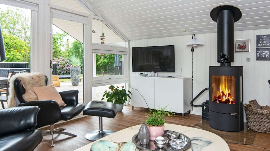 6 Person Holiday Home in Brovst