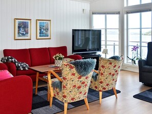 House | Living area | TV - 8 Person Holiday Home in Torvikbukt (Gjemnes)