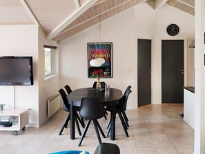 House | Dining - Holiday Home in VÃ¦ggerlÃ¸se (Vaeggerlose)